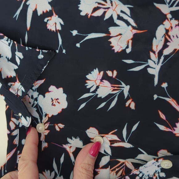 Banana Republic Navy Floral Blouse Size XS - Picture 8 of 10